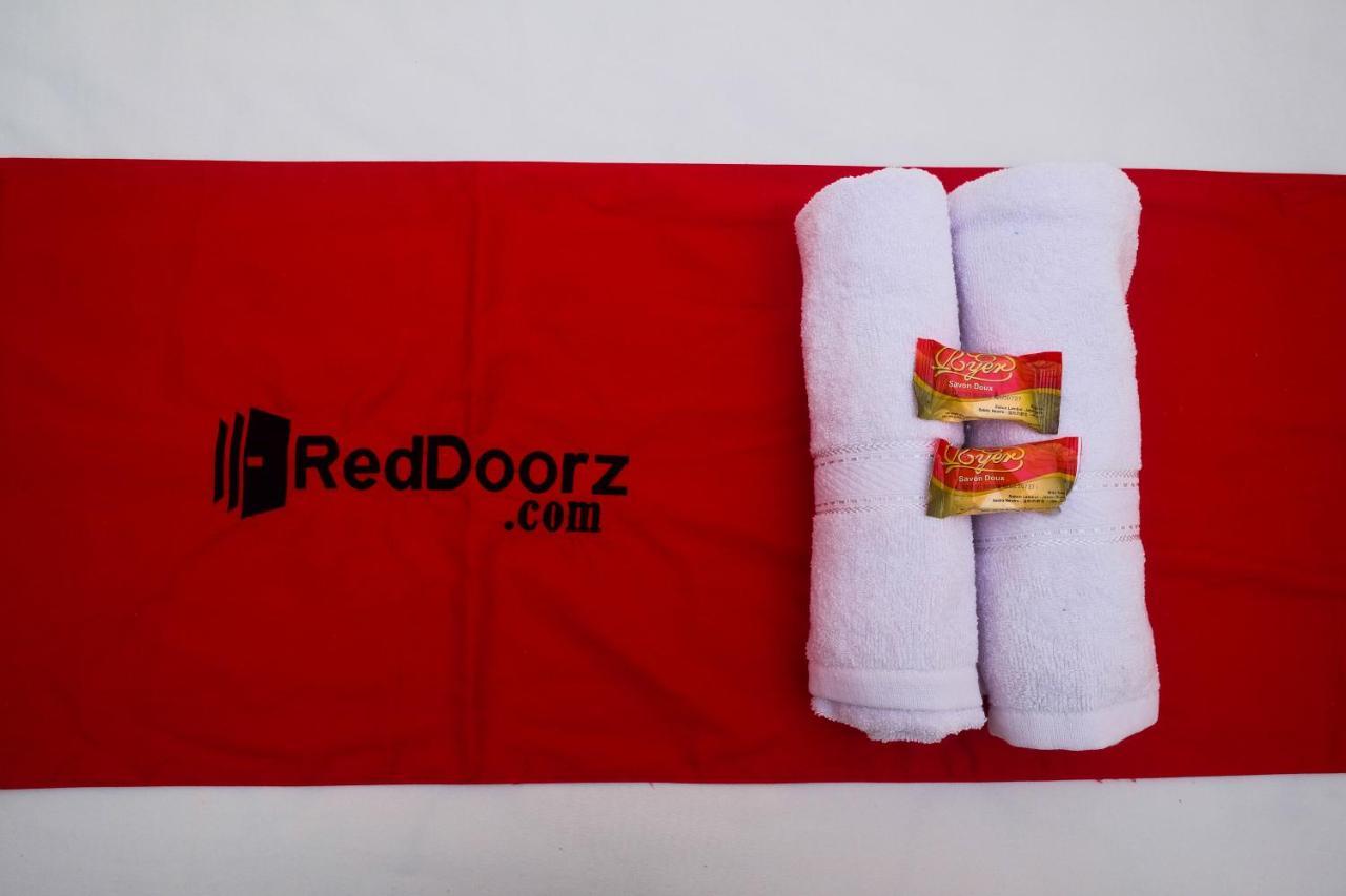 Reddoorz Near Plaza Ambarrukmo Yogyakarta Hotel Maguwo ภายนอก รูปภาพ